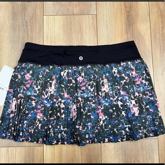 SOLD-NWT Lululemon Pleat To Street Skirt II
Floral Backdrop Black Multi / Black - Picture 9 of 10